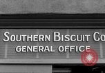 Image le sud de Biscuit Company Richmond Virginia USA, 1953, de la seconde 3 séquences d'archives historiques vidéo 65675042546
