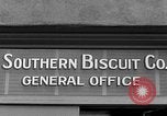 Image le sud de Biscuit Company Richmond Virginia USA, 1953, de la seconde 4 séquences d'archives historiques vidéo 65675042546