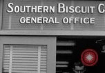 Image le sud de Biscuit Company Richmond Virginia USA, 1953, de la seconde 7 séquences d'archives historiques vidéo 65675042546