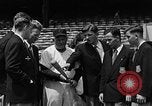 Standbild Cincinatti Reds Baseball Spieler Cincinnati Ohio USA, 1953, aus Sekunde 9 historischem Filmmaterial Videoclip 65675042547