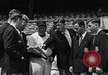 Standbild Cincinatti Reds Baseball Spieler Cincinnati Ohio USA, 1953, aus Sekunde 11 historischem Filmmaterial Videoclip 65675042547