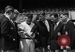 Standbild Cincinatti Reds Baseball Spieler Cincinnati Ohio USA, 1953, aus Sekunde 13 historischem Filmmaterial Videoclip 65675042547
