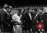 Standbild Cincinatti Reds Baseball Spieler Cincinnati Ohio USA, 1953, aus Sekunde 14 historischem Filmmaterial Videoclip 65675042547