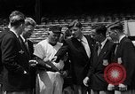 Standbild Cincinatti Reds Baseball Spieler Cincinnati Ohio USA, 1953, aus Sekunde 15 historischem Filmmaterial Videoclip 65675042547