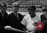 Standbild Cincinatti Reds Baseball Spieler Cincinnati Ohio USA, 1953, aus Sekunde 17 historischem Filmmaterial Videoclip 65675042547