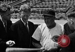 Standbild Cincinatti Reds Baseball Spieler Cincinnati Ohio USA, 1953, aus Sekunde 20 historischem Filmmaterial Videoclip 65675042547