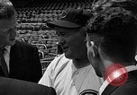 Standbild Cincinatti Reds Baseball Spieler Cincinnati Ohio USA, 1953, aus Sekunde 23 historischem Filmmaterial Videoclip 65675042547