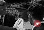 Standbild Cincinatti Reds Baseball Spieler Cincinnati Ohio USA, 1953, aus Sekunde 24 historischem Filmmaterial Videoclip 65675042547