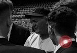 Standbild Cincinatti Reds Baseball Spieler Cincinnati Ohio USA, 1953, aus Sekunde 25 historischem Filmmaterial Videoclip 65675042547
