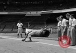 Standbild Cincinatti Reds Baseball Spieler Cincinnati Ohio USA, 1953, aus Sekunde 29 historischem Filmmaterial Videoclip 65675042547