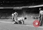 Standbild Cincinatti Reds Baseball Spieler Cincinnati Ohio USA, 1953, aus Sekunde 35 historischem Filmmaterial Videoclip 65675042547