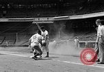 Standbild Cincinatti Reds Baseball Spieler Cincinnati Ohio USA, 1953, aus Sekunde 37 historischem Filmmaterial Videoclip 65675042547