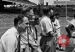 Standbild Cincinatti Reds Baseball Spieler Cincinnati Ohio USA, 1953, aus Sekunde 41 historischem Filmmaterial Videoclip 65675042547
