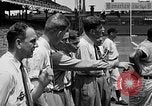 Standbild Cincinatti Reds Baseball Spieler Cincinnati Ohio USA, 1953, aus Sekunde 45 historischem Filmmaterial Videoclip 65675042547