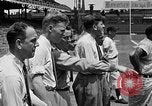 Standbild Cincinatti Reds Baseball Spieler Cincinnati Ohio USA, 1953, aus Sekunde 47 historischem Filmmaterial Videoclip 65675042547