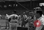 Standbild Cincinatti Reds Baseball Spieler Cincinnati Ohio USA, 1953, aus Sekunde 52 historischem Filmmaterial Videoclip 65675042547