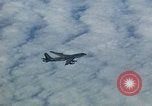 Image États-Unis KC-135 un aéronef Takhli Thaïlande, 1965, de la seconde 12 séquences d'archives historiques vidéo 65675042555