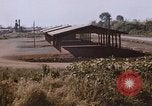 Standbild Holzhäuser Takhli Thailand, 1965, aus Sekunde 22 historischem Filmmaterial Videoclip 65675042559