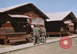 Standbild Holzhäuser Takhli Thailand, 1965, aus Sekunde 35 historischem Filmmaterial Videoclip 65675042559
