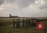 Standbild USA F-105 D Flugzeuge Takhli Thailand, 1970, aus Sekunde 30 historischem Filmmaterial Videoclip 65675042571