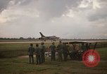 Standbild USA F-105 D Flugzeuge Takhli Thailand, 1970, aus Sekunde 32 historischem Filmmaterial Videoclip 65675042571