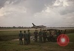 Standbild USA F-105 D Flugzeuge Takhli Thailand, 1970, aus Sekunde 33 historischem Filmmaterial Videoclip 65675042571