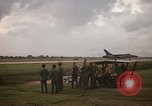 Standbild USA F-105 D Flugzeuge Takhli Thailand, 1970, aus Sekunde 36 historischem Filmmaterial Videoclip 65675042571