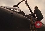 Standbild 355 Tactical Fighter Wing Piloten Takhli Thailand, 1970, aus Sekunde 20 historischem Filmmaterial Videoclip 65675042574