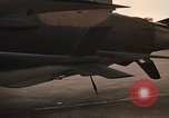 Standbild 355 Tactical Fighter Wing Piloten Takhli Thailand, 1970, aus Sekunde 58 historischem Filmmaterial Videoclip 65675042574