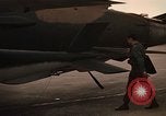 Standbild 355 Tactical Fighter Wing Piloten Takhli Thailand, 1970, aus Sekunde 60 historischem Filmmaterial Videoclip 65675042574