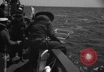 Standbild unter Wasser Demolition Team Meer von Japan, 1952, aus Sekunde 41 historischem Filmmaterial Videoclip 65675042592