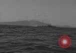 Standbild unter Wasser Demolition Team Meer von Japan, 1952, aus Sekunde 56 historischem Filmmaterial Videoclip 65675042592