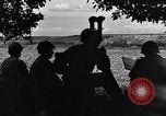 Image United States Army Field Artillery bataillon de la 92e Division d'infanterie (en couleur) Mantes de Gassicourt France, 1944, de la seconde 4 séquences d'archives historiques vidéo 65675042598