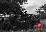 Image United States Army Field Artillery bataillon de la 92e Division d'infanterie (en couleur) Mantes de Gassicourt France, 1944, de la seconde 11 séquences d'archives historiques vidéo 65675042598