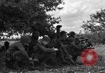Image United States Army Field Artillery bataillon de la 92e Division d'infanterie (en couleur) Mantes de Gassicourt France, 1944, de la seconde 14 séquences d'archives historiques vidéo 65675042598