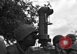 Image United States Army Field Artillery bataillon de la 92e Division d'infanterie (en couleur) Mantes de Gassicourt France, 1944, de la seconde 16 séquences d'archives historiques vidéo 65675042598