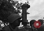 Image United States Army Field Artillery bataillon de la 92e Division d'infanterie (en couleur) Mantes de Gassicourt France, 1944, de la seconde 18 séquences d'archives historiques vidéo 65675042598