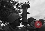 Image United States Army Field Artillery bataillon de la 92e Division d'infanterie (en couleur) Mantes de Gassicourt France, 1944, de la seconde 21 séquences d'archives historiques vidéo 65675042598