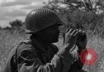Image United States Army Field Artillery bataillon de la 92e Division d'infanterie (en couleur) Mantes de Gassicourt France, 1944, de la seconde 38 séquences d'archives historiques vidéo 65675042598
