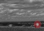 Image United States Army Field Artillery bataillon de la 92e Division d'infanterie (en couleur) Mantes de Gassicourt France, 1944, de la seconde 43 séquences d'archives historiques vidéo 65675042598