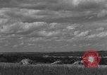 Image United States Army Field Artillery bataillon de la 92e Division d'infanterie (en couleur) Mantes de Gassicourt France, 1944, de la seconde 45 séquences d'archives historiques vidéo 65675042598