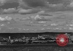 Image United States Army Field Artillery bataillon de la 92e Division d'infanterie (en couleur) Mantes de Gassicourt France, 1944, de la seconde 55 séquences d'archives historiques vidéo 65675042598