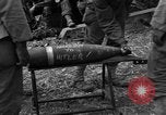 Image Bataillon d'artillerie de la 92e Division d'infanterie (en couleur) Mantes de Gassicourt France, 1944, de la seconde 11 séquences d'archives historiques vidéo 65675042599
