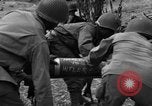 Image Bataillon d'artillerie de la 92e Division d'infanterie (en couleur) Mantes de Gassicourt France, 1944, de la seconde 14 séquences d'archives historiques vidéo 65675042599