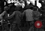 Image Bataillon d'artillerie de la 92e Division d'infanterie (en couleur) Mantes de Gassicourt France, 1944, de la seconde 19 séquences d'archives historiques vidéo 65675042599
