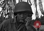 Image Bataillon d'artillerie de la 92e Division d'infanterie (en couleur) Mantes de Gassicourt France, 1944, de la seconde 40 séquences d'archives historiques vidéo 65675042599