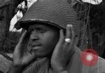 Image Bataillon d'artillerie de la 92e Division d'infanterie (en couleur) Mantes de Gassicourt France, 1944, de la seconde 55 séquences d'archives historiques vidéo 65675042599