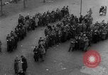 Image des civils allemands Aix-la-Chapelle en Allemagne, 1945, de la seconde 1 séquences d'archives historiques vidéo 65675042615