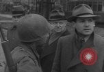 Image des civils allemands Aix-la-Chapelle en Allemagne, 1945, de la seconde 24 séquences d'archives historiques vidéo 65675042615
