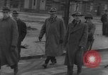 Image des civils allemands Aix-la-Chapelle en Allemagne, 1945, de la seconde 32 séquences d'archives historiques vidéo 65675042615